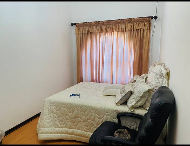 4 BEDROOM HOUSE FOR SALE IN SELECTION PARK